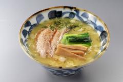鶏白湯塩らーめん