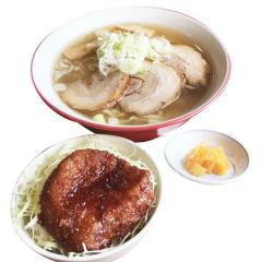 ラーメンミニミニ丼セット（ラーメン、ミニミニ丼、漬物）
